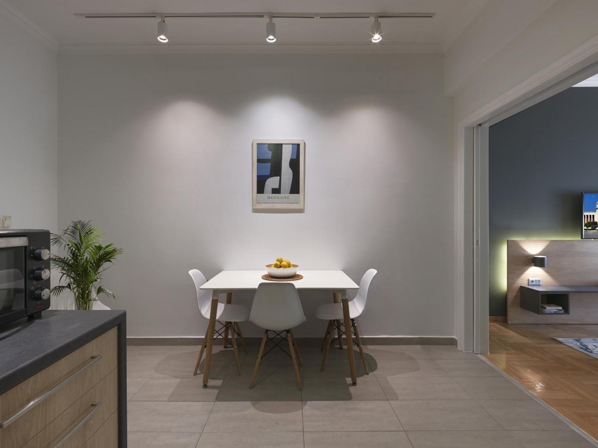 Apartamento Modern Haven Near Archaeological Museum Atenas Exterior foto